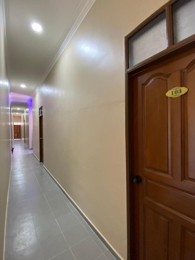 Sasuka Guesthouse Marang Exterior foto