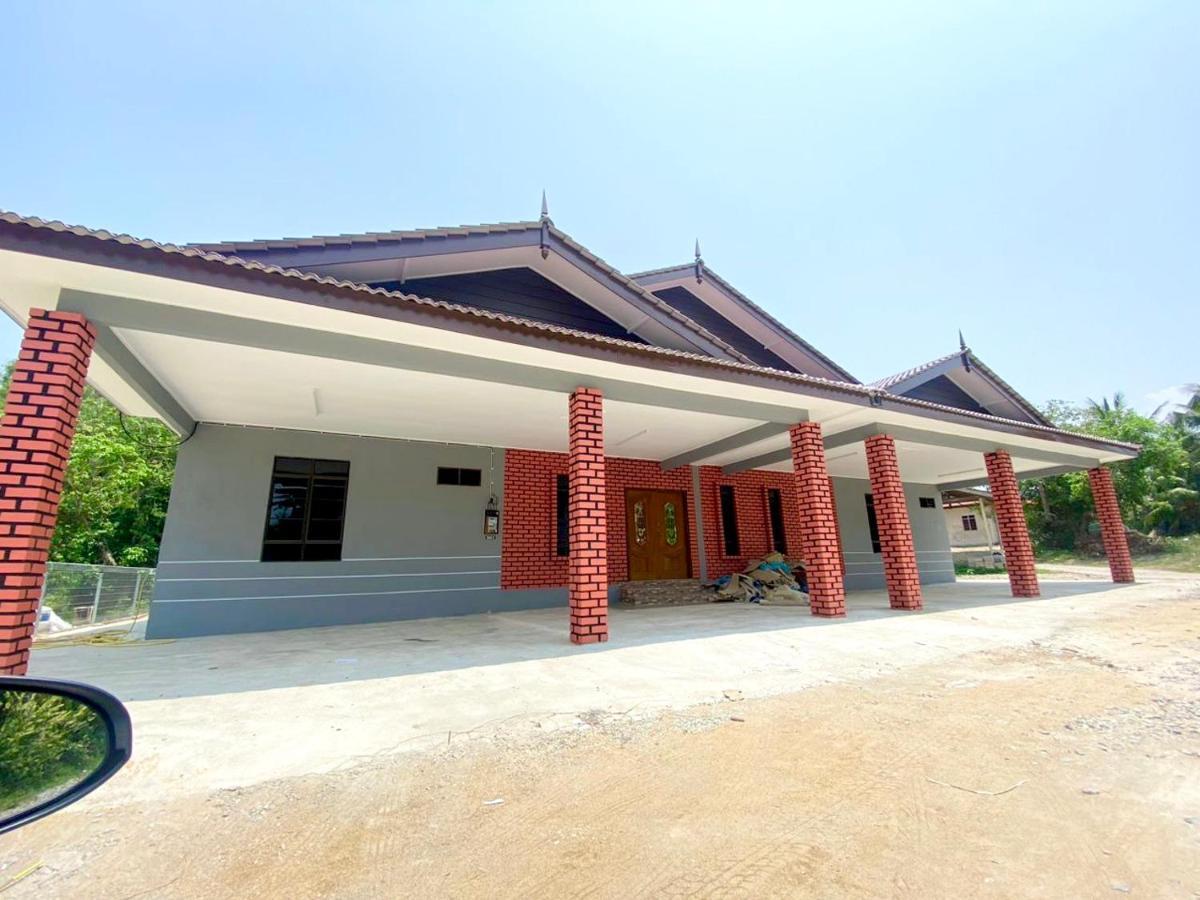 Sasuka Guesthouse Marang Exterior foto