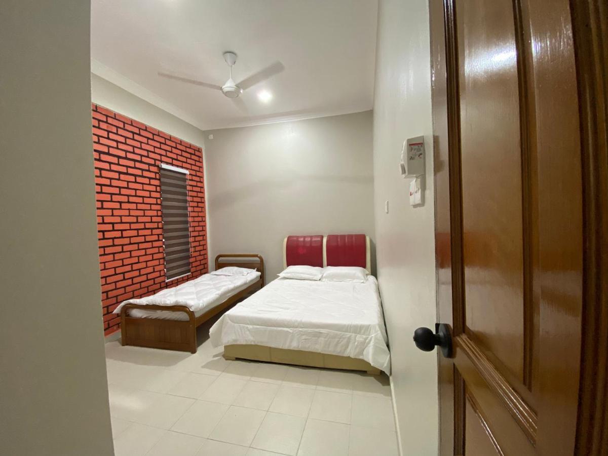 Sasuka Guesthouse Marang Exterior foto